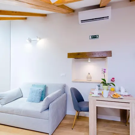 Leonarda Baroque House - Old Town *