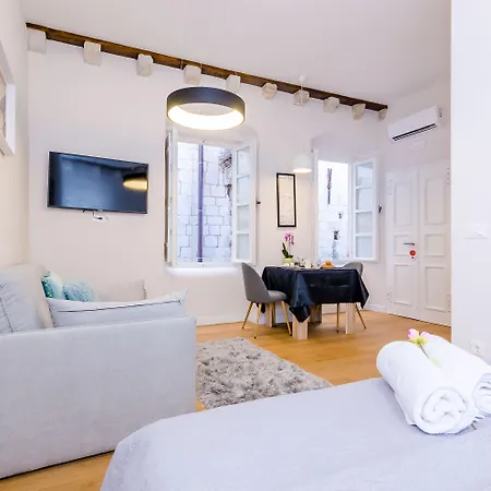 Leonarda Baroque House - Old Town