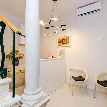 Apartmán Leonarda Baroque House - Old Town *